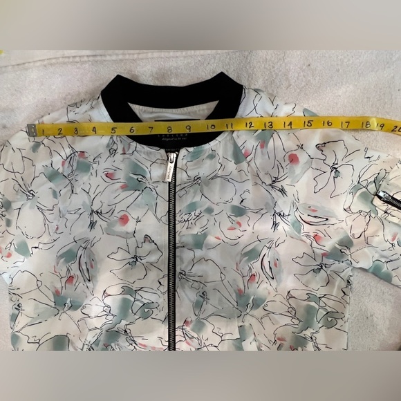 SANCTUARY Cream graphic bomber jacket size XS. - Picture 11 of 13